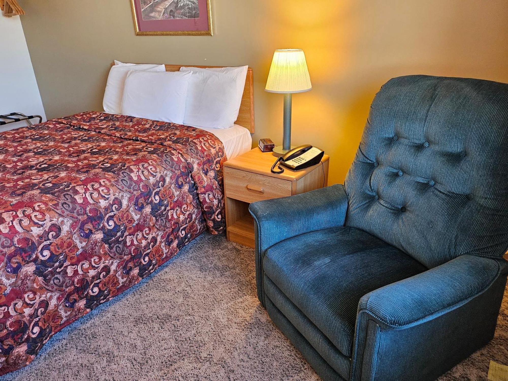 Lincoln Host Motor Inn Escanaba Buitenkant foto